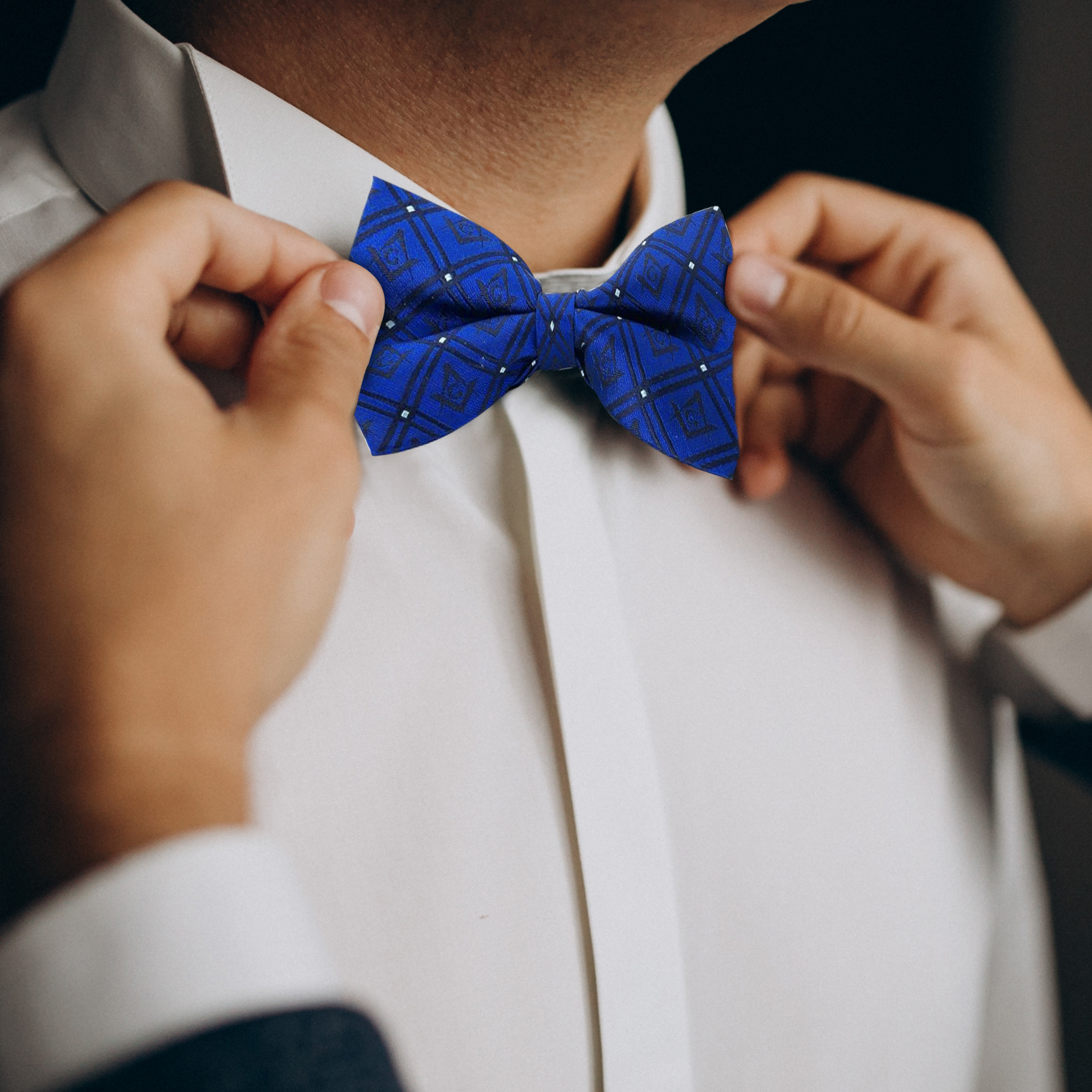 Masonic 100% Silk Woven Bowtie with G